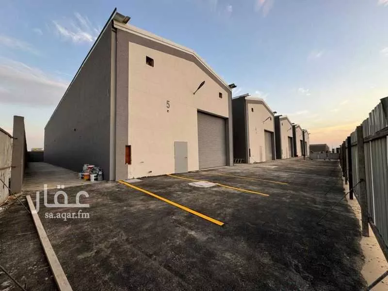 مستودع للإيجار في شارع المديفع, حي طيبة, مدينة الرياض, منطقة الرياض 1 صورة