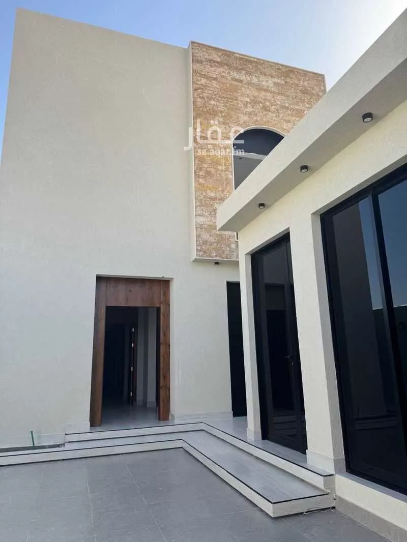 فيلا للبيع في شارع عايد بن دغيم بن عوض الحربي, حي الملك فهد, مدينة عنيزة, منطقة القصيم 1 صورة