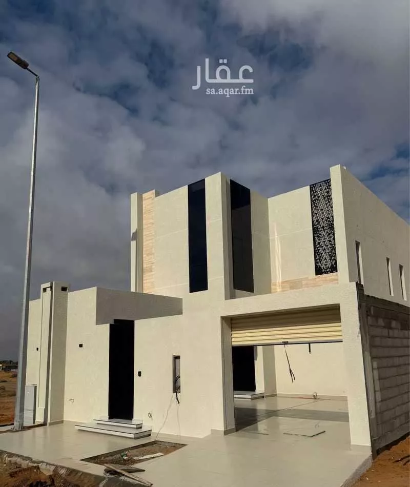 فيلا للبيع في شارع عبدالرحمن عبدالله ابا الخيل, حي الوهلان, مدينة عنيزة, منطقة القصيم 1 صورة