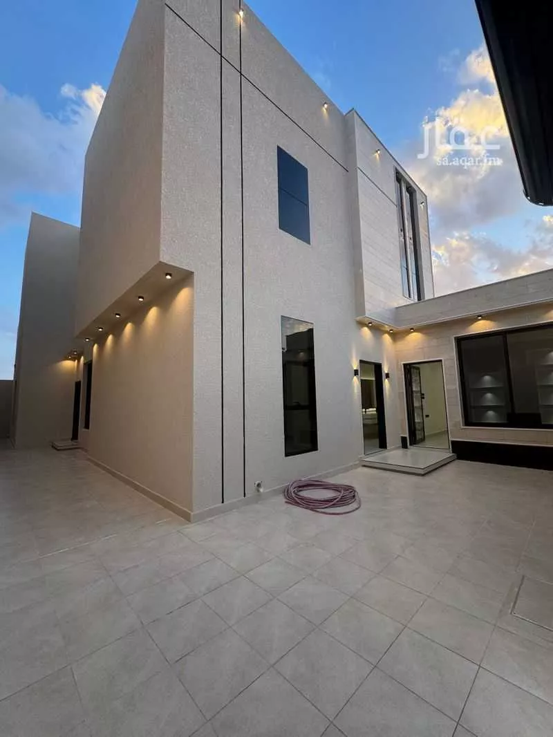 فيلا للبيع في شارع محمد بن الحداد, حي السلام, مدينة عنيزة, منطقة القصيم 1 صورة