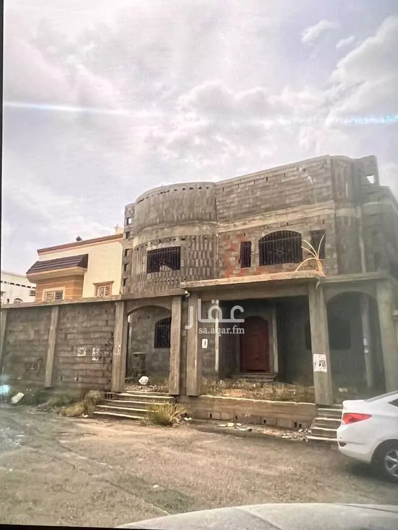 فيلا للبيع في شارع القريحة ، حي المحالة ، أبها ، منطقة عسير 1 صورة