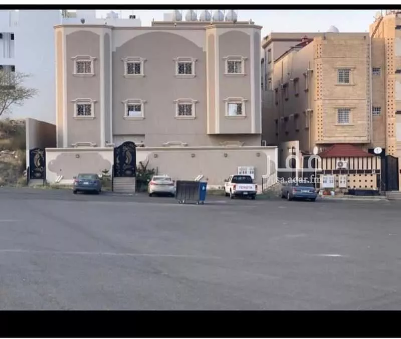 عمارة للبيع في شارع شعب السجود, حي الغدير, مدينة أبها, منطقة عسير 1 صورة