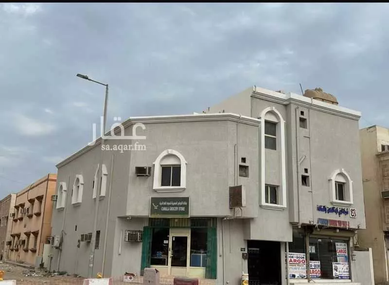 عمارة للبيع في شارع شارع الحسن بن سهل, حي الضباب, مدينة الجبيل, المنطقة الشرقية 1 صورة