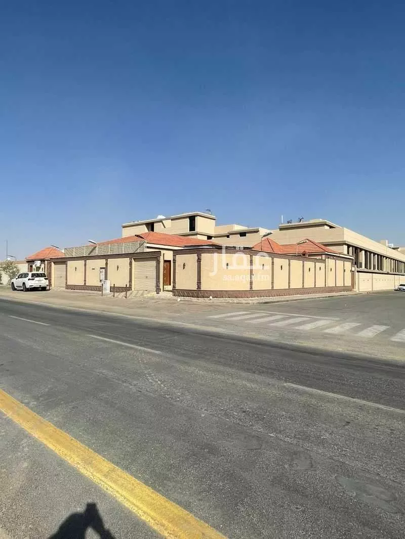 استراحة للبيع في شارع طارق بن شهاب, حي العارض, مدينة الرياض, منطقة الرياض 1 صورة