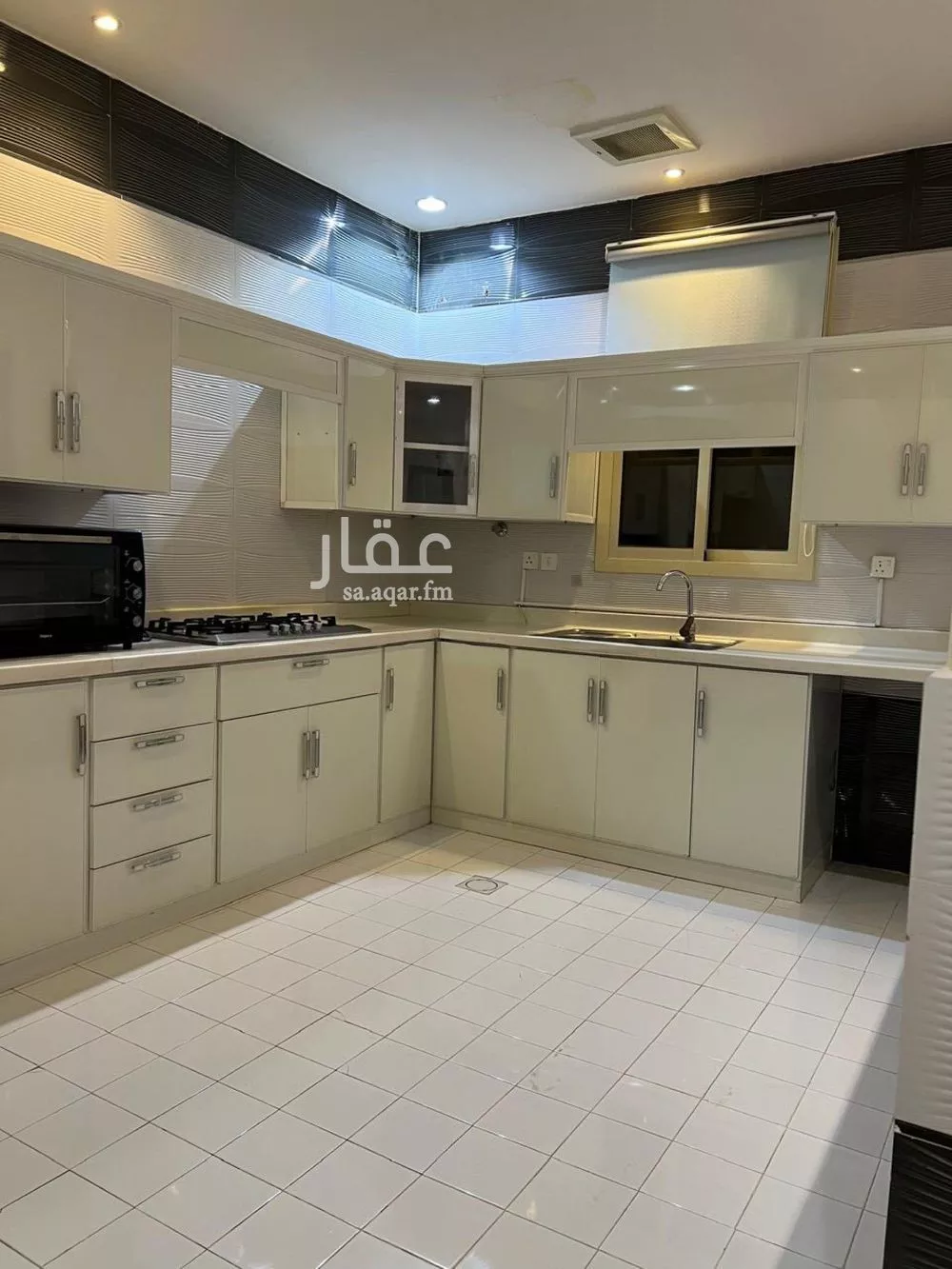 شقة للإيجار في شارع عبدالرحمن بن هرمز, حي العارض, مدينة الرياض, منطقة الرياض 1 صورة