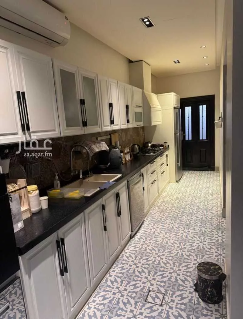 فيلا للبيع في شارع جبل ماري, حي قرطبة, مدينة الرياض, منطقة الرياض 1 صورة