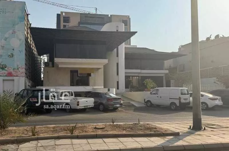 فيلا للبيع في شارع طاهر زمخشري, حي الشاطئ, مدينة جدة, منطقة مكة المكرمة 1 صورة