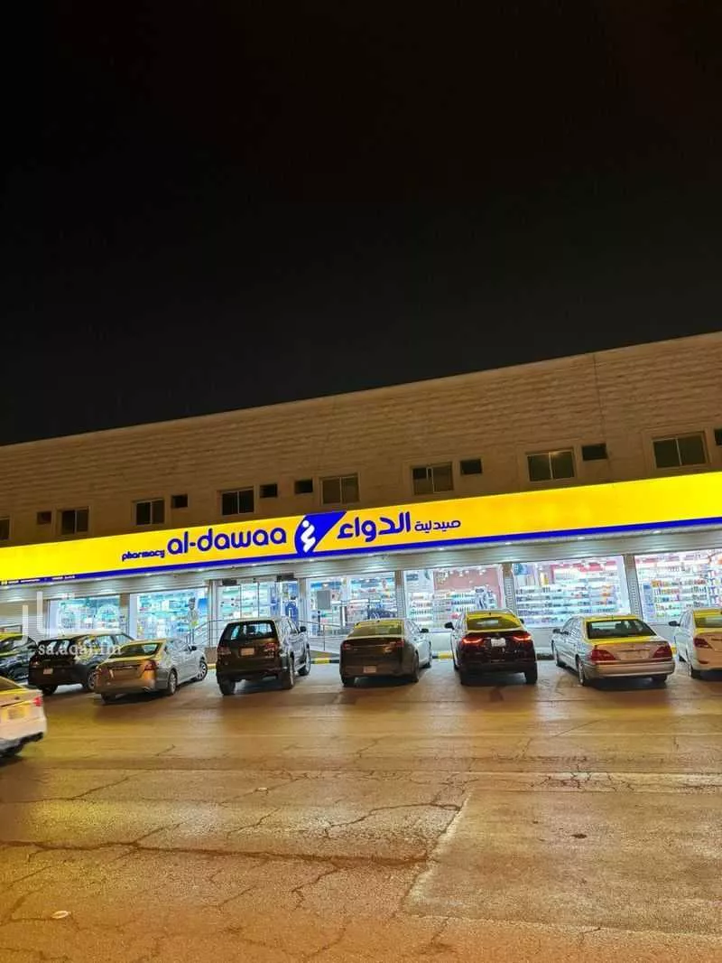 مكتب تجاري للإيجار في شارع الامير مقرن بن عبدالعزيز, حي مغرزات, مدينة الرياض, منطقة الرياض 1 صورة
