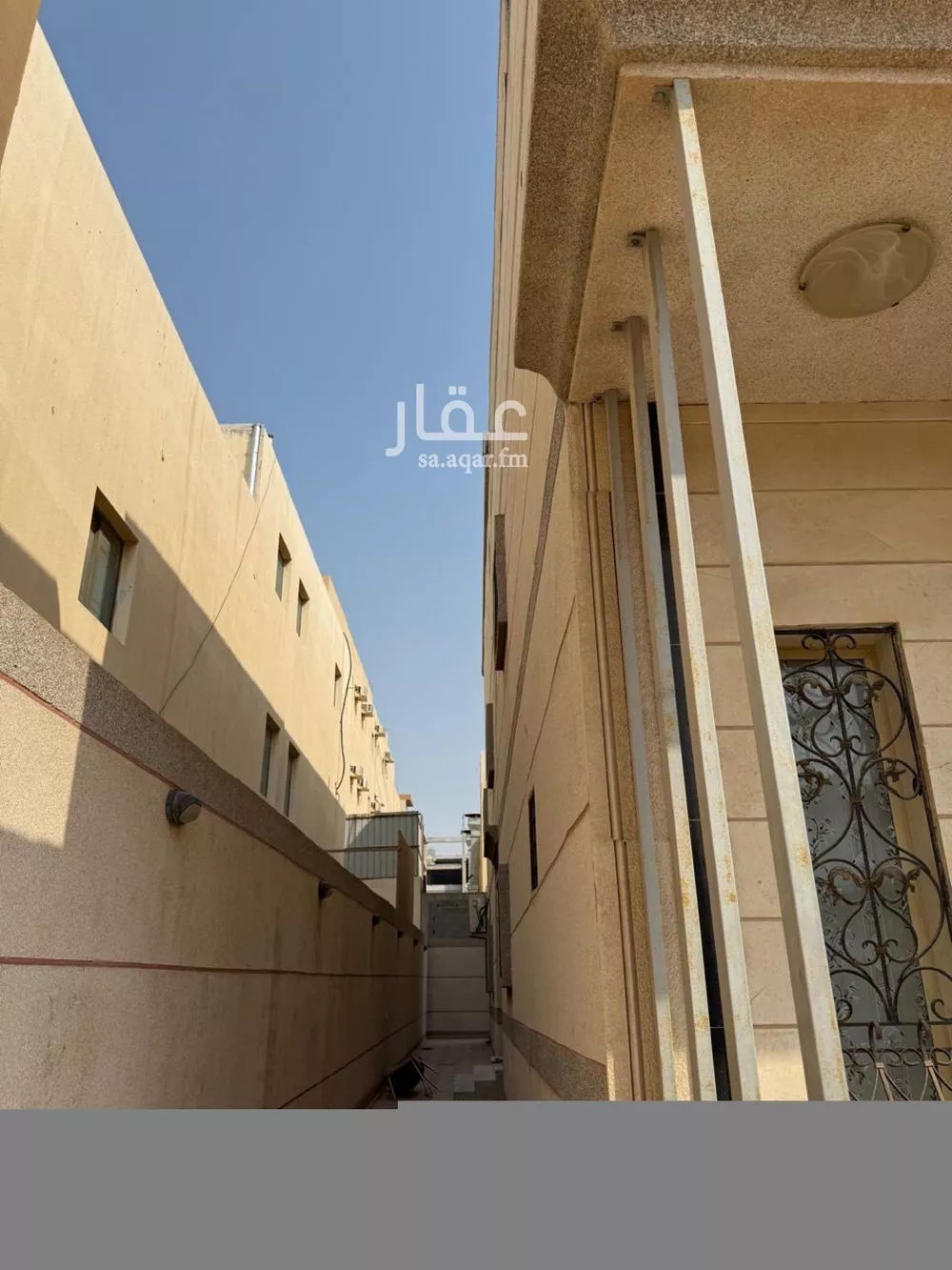 فيلا للبيع في شارع عيون الجواء, حي الفيصلية, مدينة الدمام, المنطقة الشرقية 1 صورة