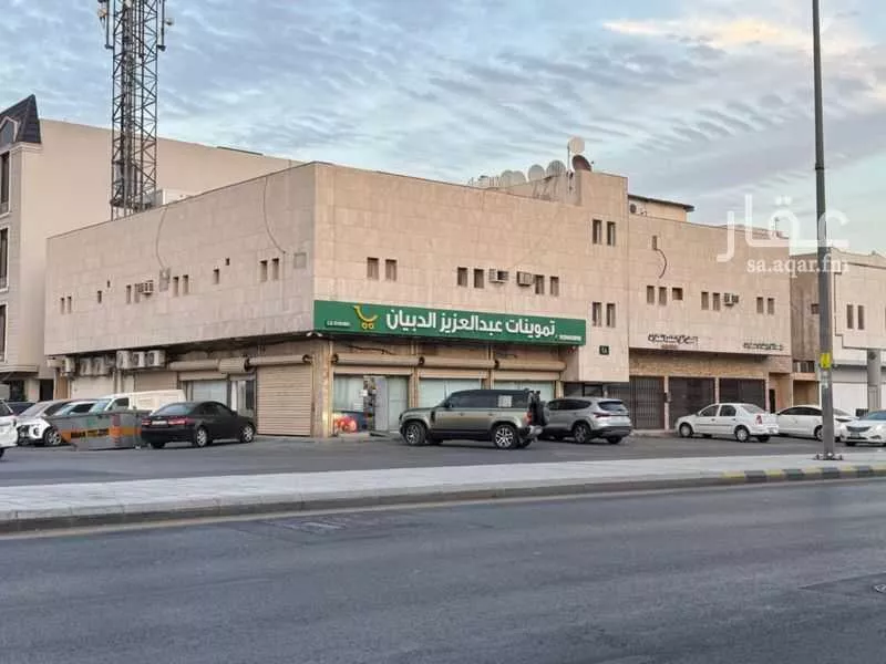 عمارة للبيع في شارع عبدالله بن عباس, حي الروابي, مدينة الرياض, منطقة الرياض 1 صورة