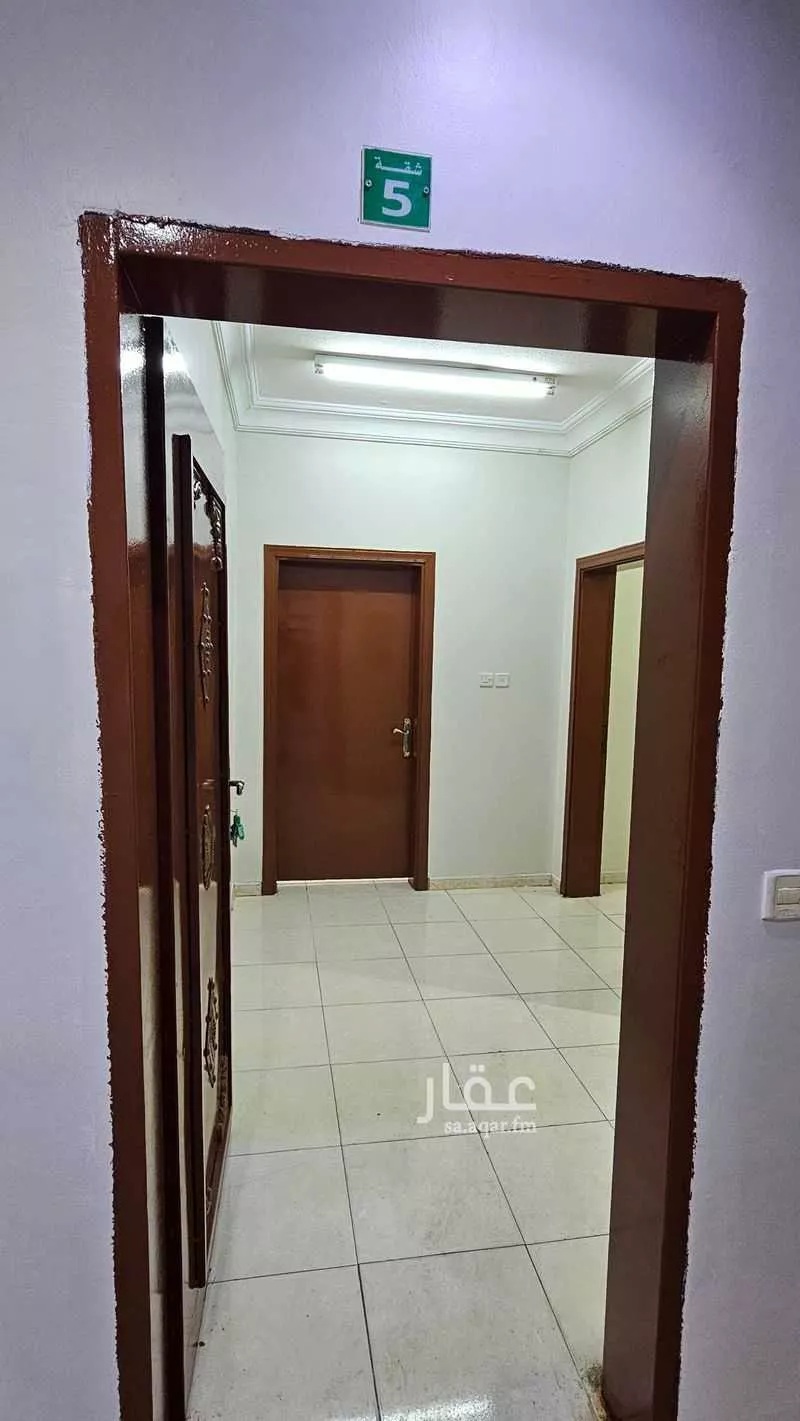 عمارة للإيجار في شارع العزيزية الفرعي, حي العزيزية, مدينة الرياض, منطقة الرياض 1 صورة