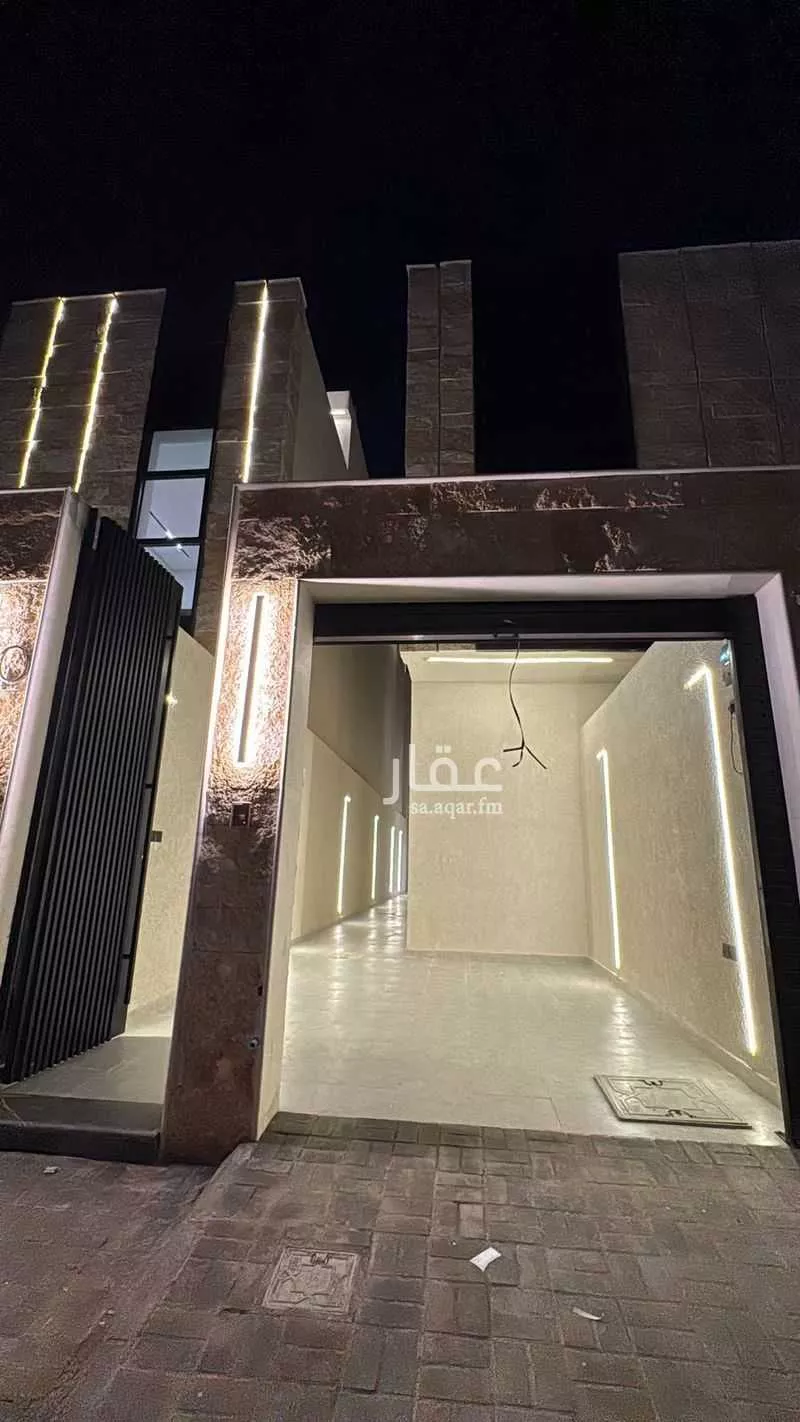 فيلا للبيع في شارع محمد عمر توفيق, حي العوالي, مدينة الرياض, منطقة الرياض 1 صورة