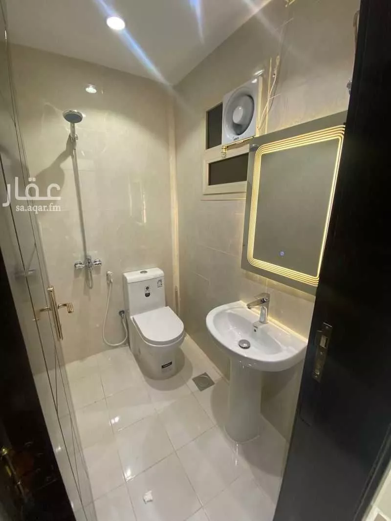 عمارة للإيجار في شارع عقبة ابن نمر, حي العزيزية, مدينة المدينه المنوره, منطقة المدينة المنورة 1 صورة