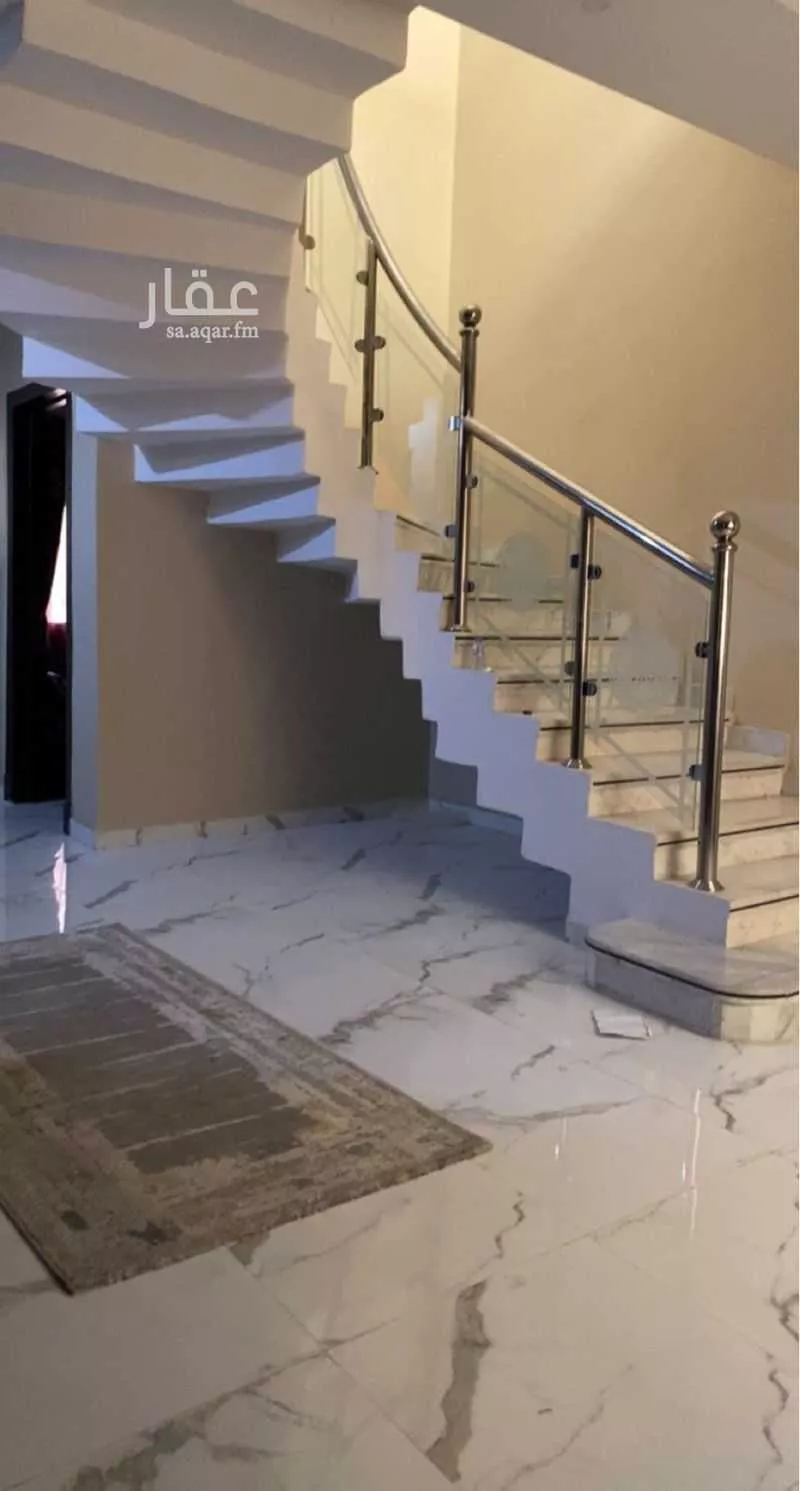 فيلا للإيجار في شارع عبيدالله بن سهيل الأنصاري, حي العوالي, الرياض 1 صورة