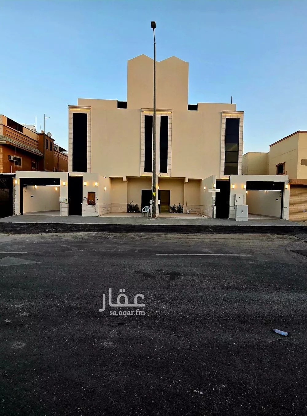 دور للبيع في شارع إبراهيم الباهلي, حي بدر, مدينة الرياض, منطقة الرياض 1 صورة