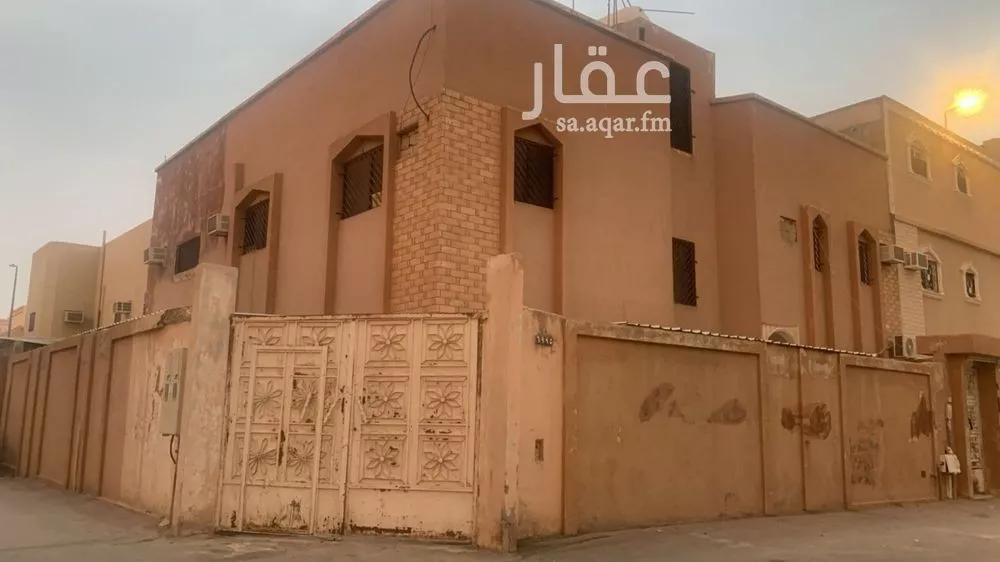 فيلا للبيع في شارع خارجة بن حذافة, حي العريجاء الأوسط, مدينة الرياض, منطقة الرياض 1 صورة