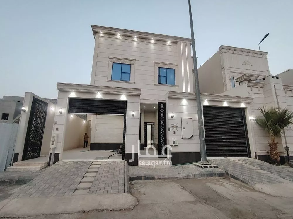 دور للبيع في شارع طمبرة, حي العريجاء الغربي, مدينة الرياض, منطقة الرياض 1 صورة