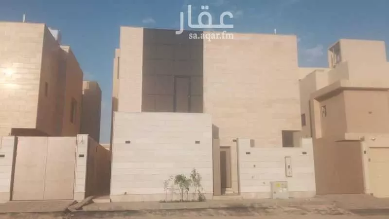 فيلا للبيع في شارع ابن فتوح الحميدي, حي المهدية, مدينة الرياض, منطقة الرياض 1 صورة