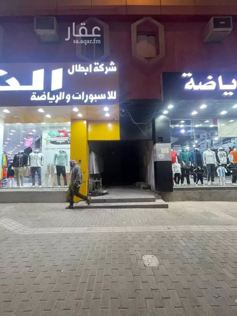 عمارة للإيجار في شارع خالد بن الوليد, حي الملك فيصل, مدينة الرياض, منطقة الرياض 1 صورة