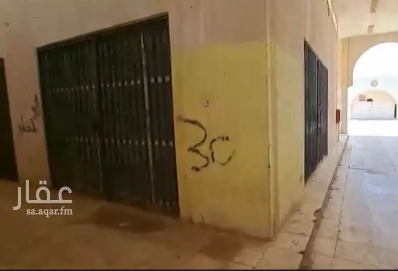 محل للإيجار في شارع الوحدة, حي المطار القديم, مدينة بريدة, منطقة القصيم 1 صورة