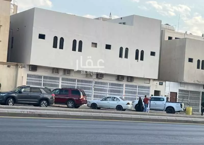 عمارة للإيجار في شارع ابي حنيفه, حي العريجاء الغربي, مدينة الرياض, منطقة الرياض 1 صورة