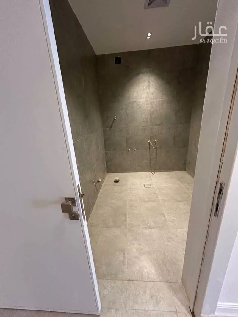 دور للبيع في شارع جابر الاحمد الصباح, حي الرمال, مدينة الرياض, منطقة الرياض 1 صورة