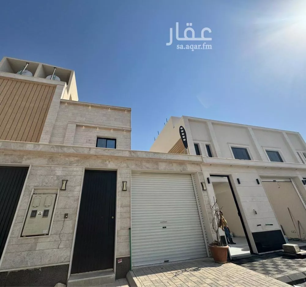 فيلا للبيع في شارع خوارزم, حي عكاظ, مدينة الرياض, منطقة الرياض 1 صورة