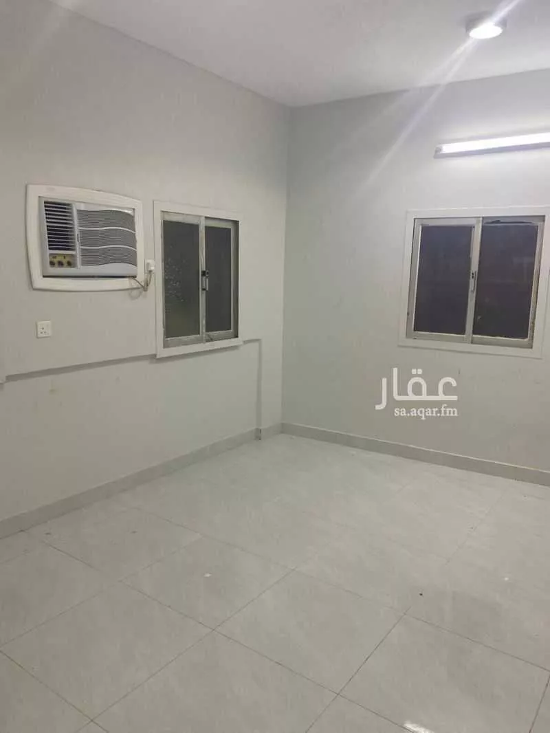 عمارة للإيجار في شارع عباد ابن شرحبيل, حي النسيم, مدينة محائل, منطقة عسير 1 صورة
