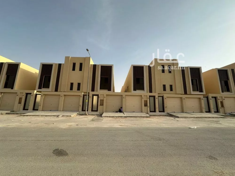 دور للبيع في شارع حامد القاري, حي عكاظ, مدينة الرياض, منطقة الرياض 1 صورة