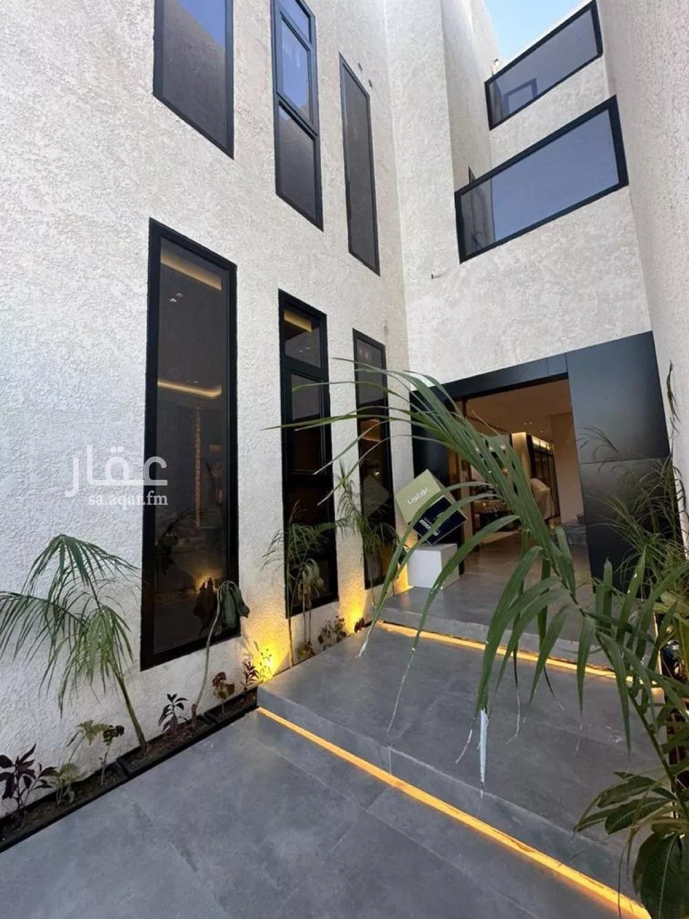 فيلا للبيع في شارع يحيى بن دينار البهراني, مدينة المدينه المنوره, منطقة المدينة المنورة 1 صورة