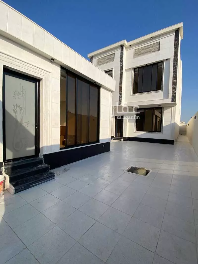 فيلا للبيع في شارع العزيزية 27, حي العزيزية, مدينة الجبيل, المنطقة الشرقية 1 صورة