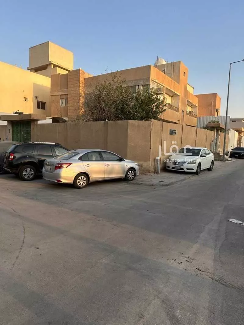 فيلا للبيع في شارع ابن الرومي, حي السليمانية, مدينة الرياض, منطقة الرياض 1 صورة