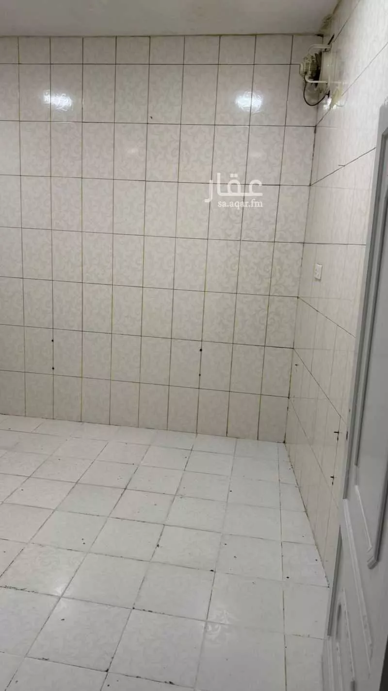 عمارة للإيجار في شارع سعد بن معاذ, حي الفيصلية, مدينة امارة منطقة الرياض - الدرعيه, منطقة الرياض 1 صورة