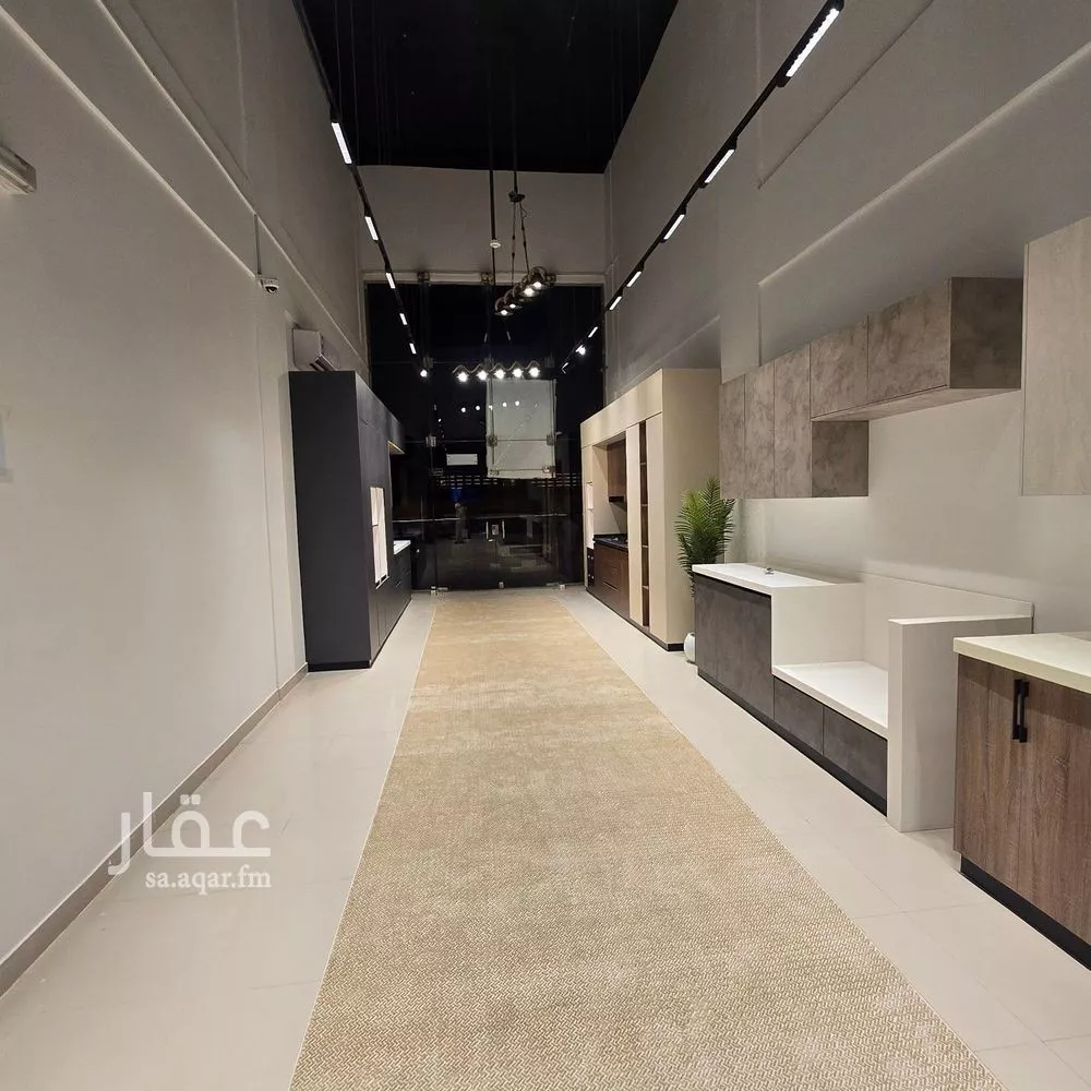 محل للإيجار في شارع طريق الامير سعود بن محمد بن مقرن الفرعي, حي قرطبة, مدينة الرياض, منطقة الرياض 1 صورة