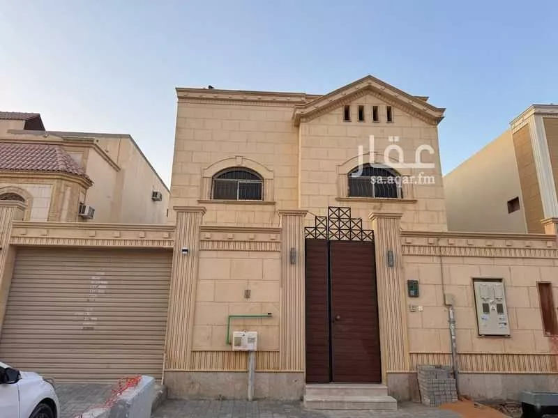 فيلا للبيع في شارع رقم 38, حي العزيزية, مدينة الرياض, منطقة الرياض 1 صورة