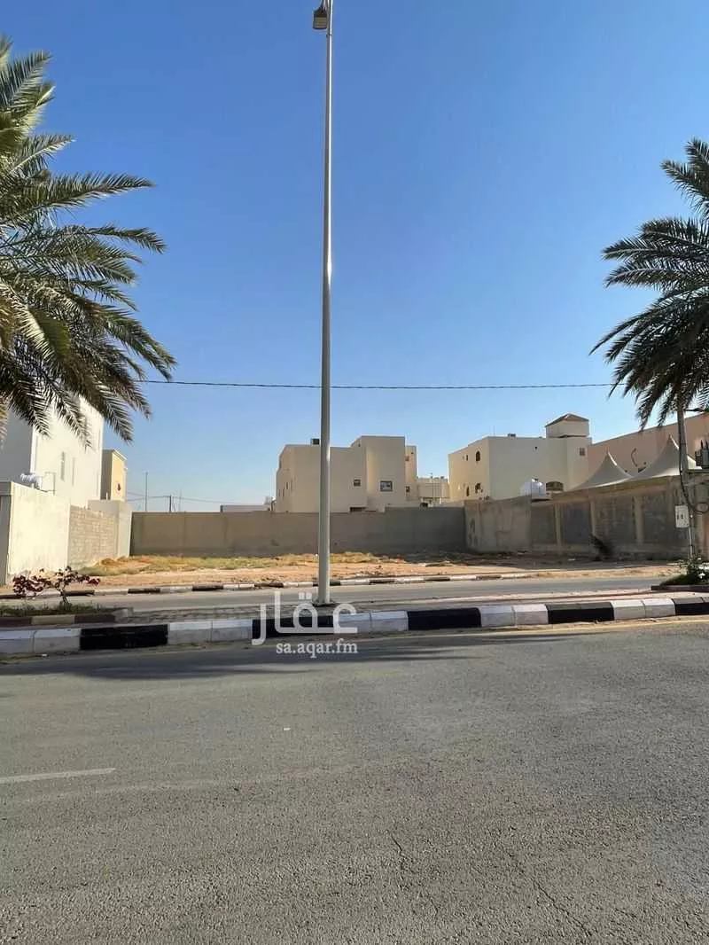 أرض للبيع في شارع شارع الملك خالد بن عبدالعزيز, حي العزيزية, مدينة ثادق, منطقة الرياض 1 صورة