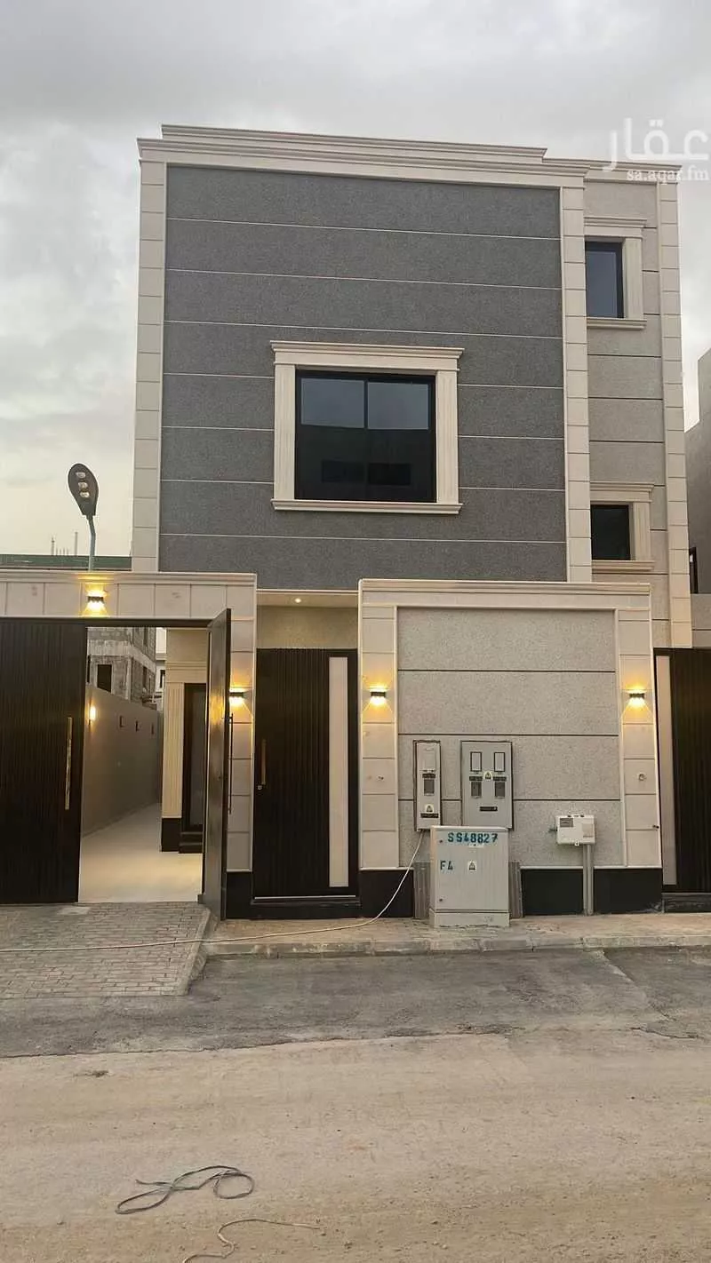 دور للبيع في شارع الحسين بن رواحة, حي الرمال, مدينة الرياض, منطقة الرياض 1 صورة