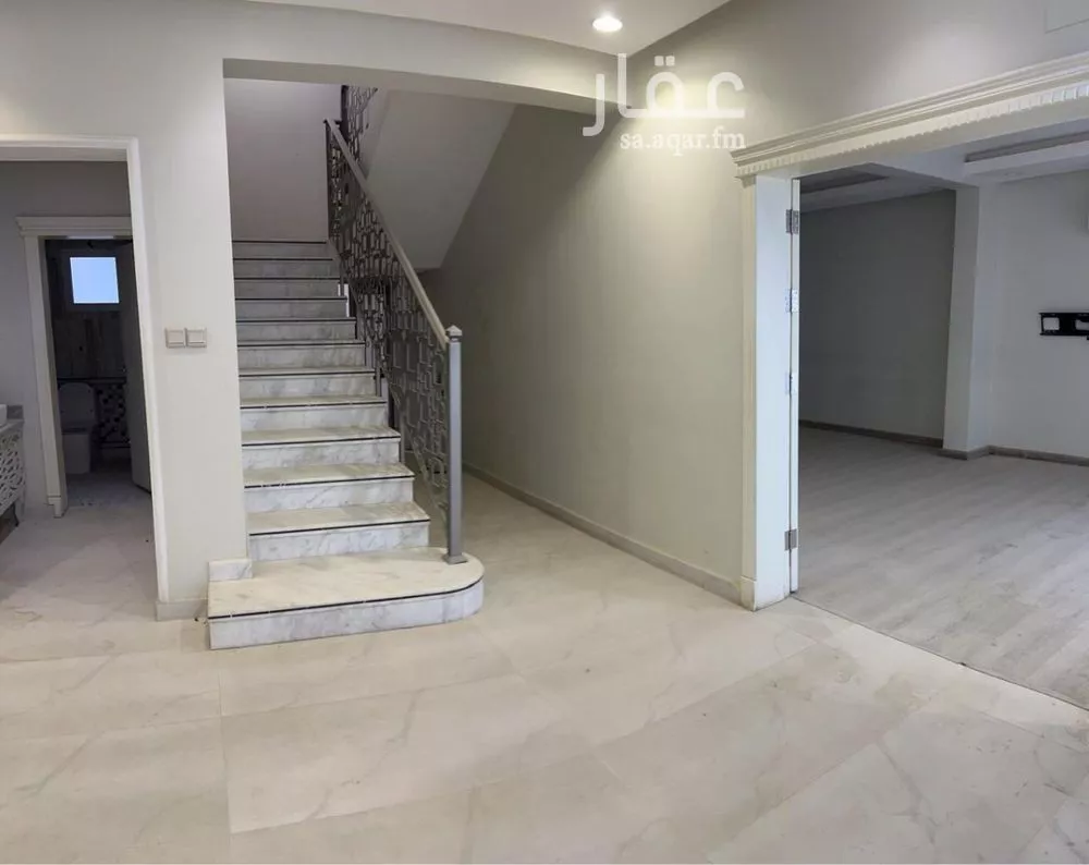 فيلا للبيع في شارع جبل الكرمل, حي الملك عبدالعزيز, مدينة الرياض, منطقة الرياض 1 صورة