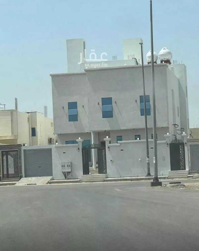 فيلا للبيع في شارع يحيىى بن عبدالرحمن السعيدي, حي نبلاء, مدينة المدينة المنورة, منطقة المدينة المنورة 1 صورة