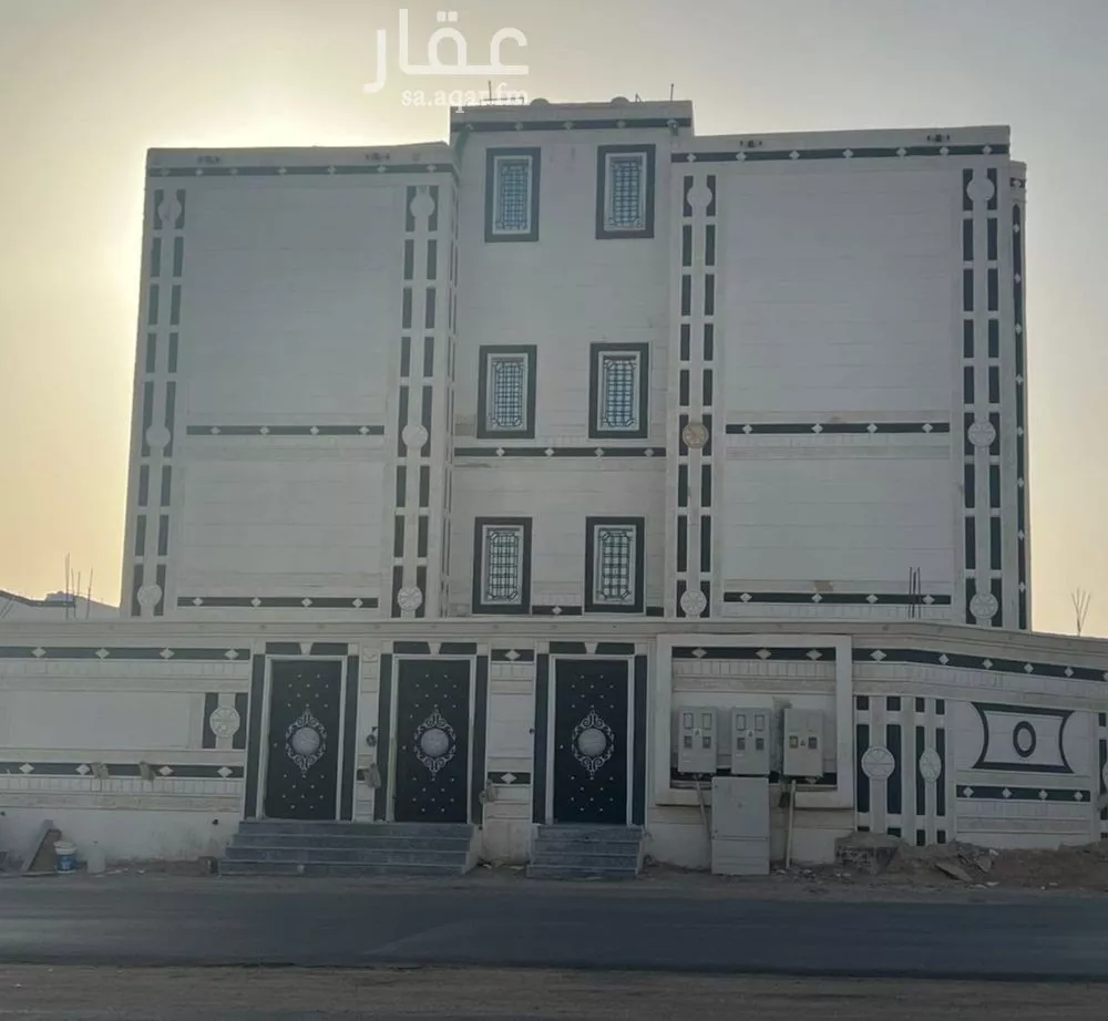عمارة للبيع في حي ضاحية الملك فهد, مدينة عرعر, منطقة الحدود الشماليه 1 صورة