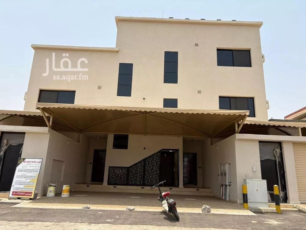 شقة للبيع في شارع عائشة ابنت ابي بكر, حي الورود, مدينة صامطه, منطقة جازان 1 صورة