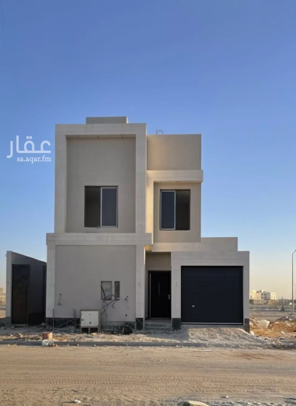 فيلا للبيع في شارع ٤١٢١, حي النظيم, مدينة الرياض, منطقة الرياض 1 صورة