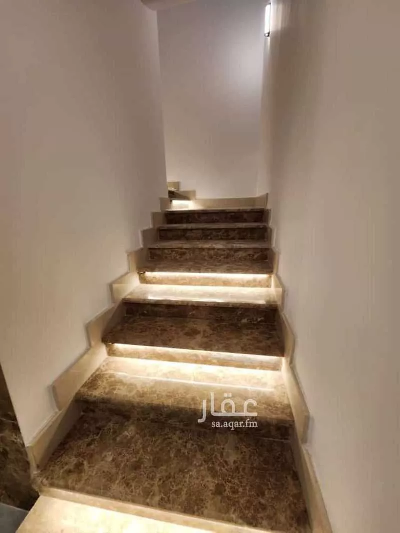 فيلا للبيع في شارع أبي ربيعة الأصبهاني, حي الشراع, مدينة جدة, منطقة مكة المكرمة 1 صورة