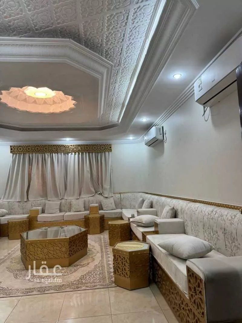 فيلا للبيع في شارع خالد بن الوليد ، حي الاندلس ، بقيق ، بقيق 1 صورة