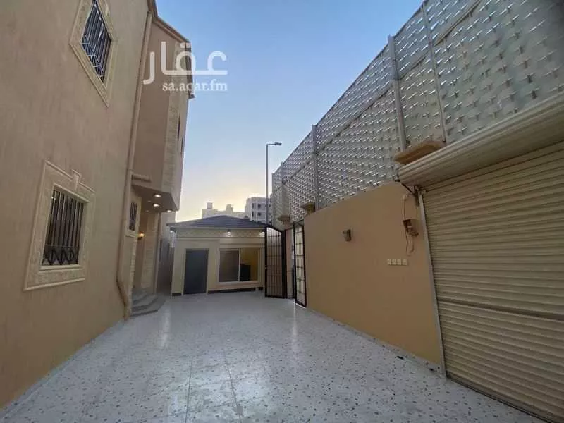 فيلا للبيع في شارع محمد الراشدي, حي عتود الجنوبي, مدينة خميس مشيط, منطقة عسير 1 صورة