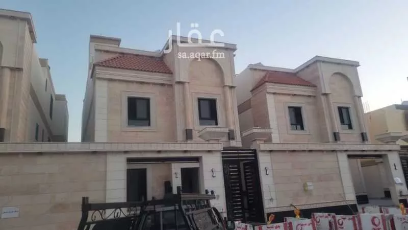 فيلا للبيع في شارع ابراهيم بن ميمون الصايغ, حي الدفاع, مدينة المدينه المنوره, منطقة المدينة المنورة 1 صورة