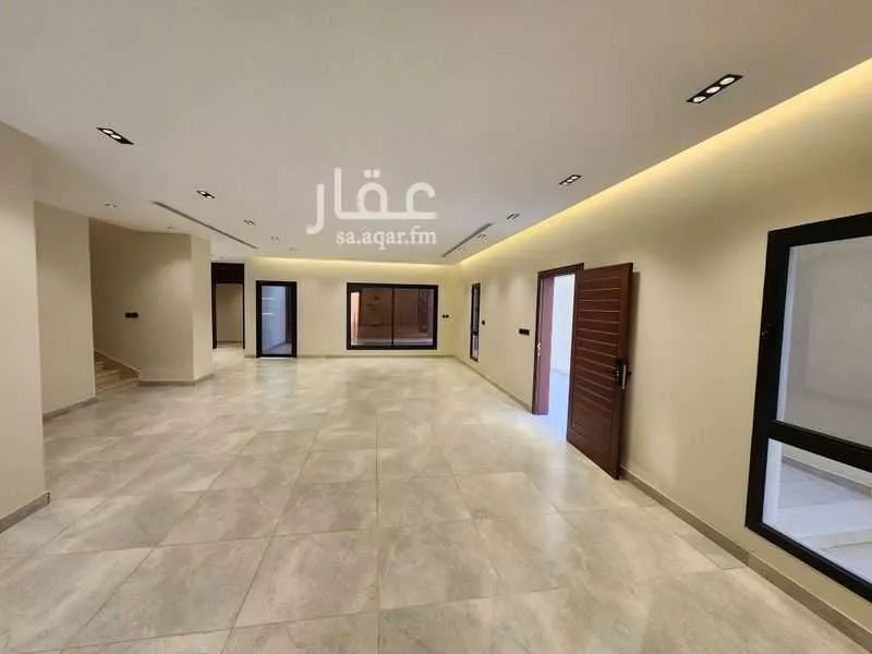 فيلا للبيع في شارع ابي تمام الهاشمي, حي الشراع, مدينة جدة, منطقة مكة المكرمة 1 صورة