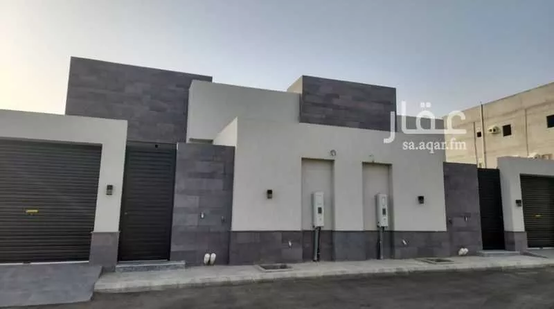 فيلا للبيع في شارع فضه النبويه, حي الرياض, مدينة جدة, منطقة مكة المكرمة 1 صورة