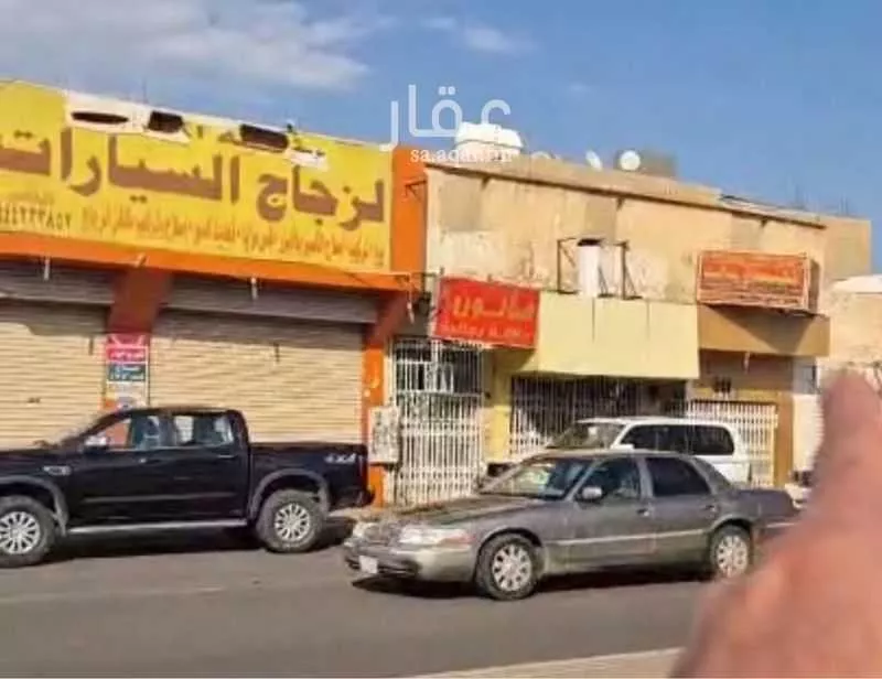 عمارة للبيع في شارع عمر بن الخطاب ، حي العزيزية القديمة ، تبوك ، منطقة تبوك 1 صورة