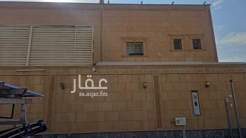 فيلا للبيع في شارع محمد بن مجاهد, حي المونسية, مدينة الرياض, منطقة الرياض 1 صورة